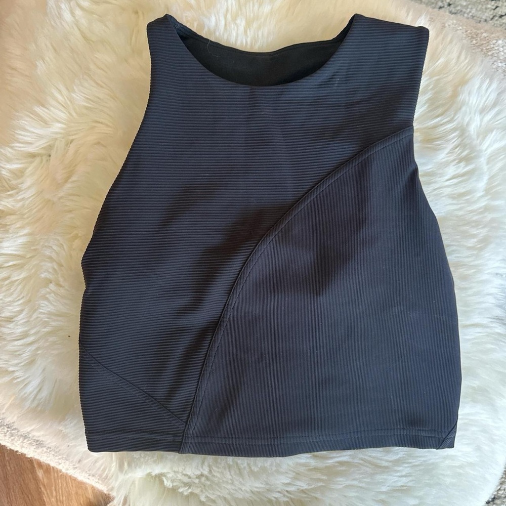 Lululemon crop top